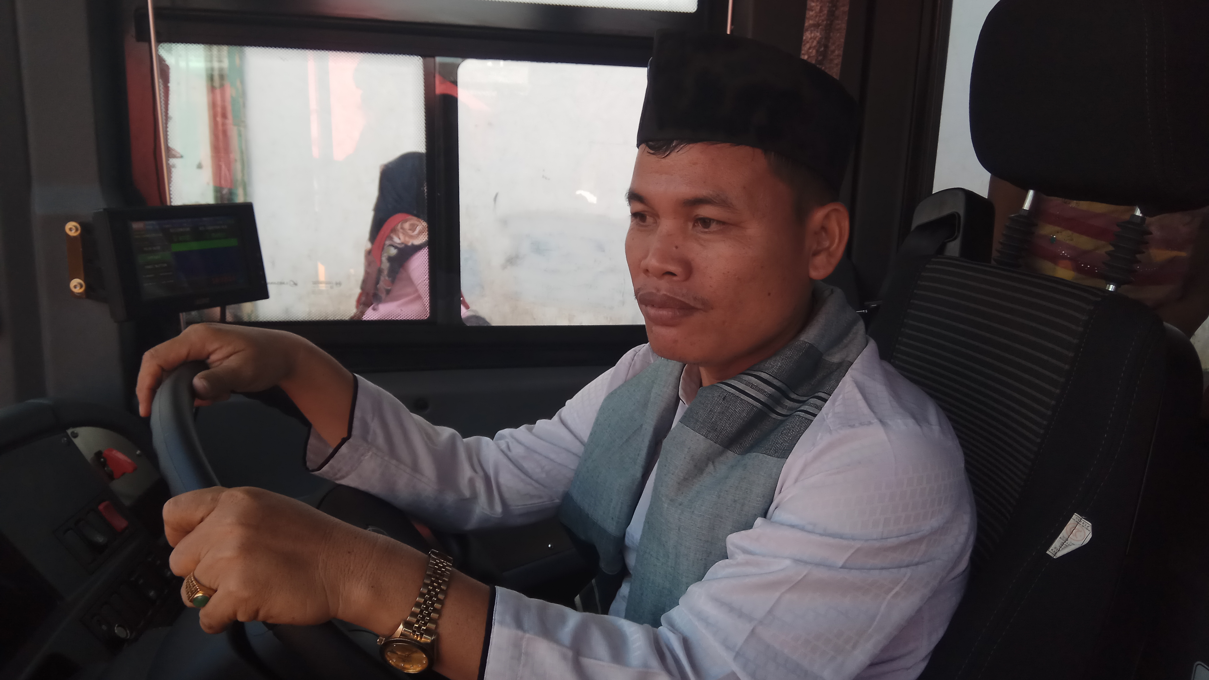 Menjajal Rute Bus Tanah Abang Explorer