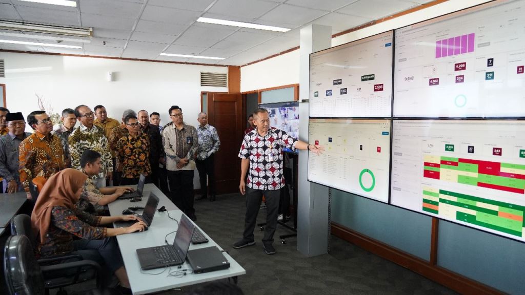 Tangani Logistik Pemilu 2024, Pos Indonesia Siapkan <i>War Room</i> dan <i>Dashboard</i> Pantau Distribusi hingga Daerah 3T