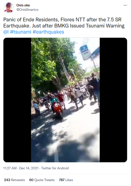 Tangkapan layar suasana kepanikan warga di Kota Ende, Flores, NTT. Twitter @OnisSmartco