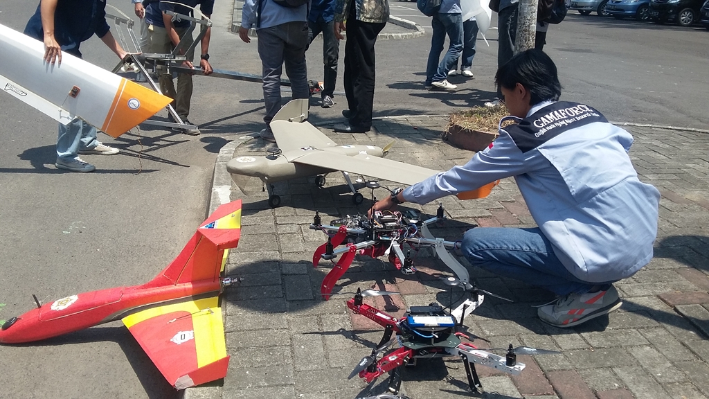 Robot Pendeteksi Titik Api Kebakaran Karya Mahasiswa UGM