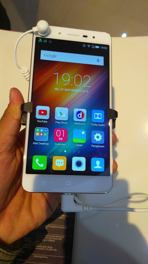 Smartfren Luncurkan Experience Zone, Tawarkan Hisense Pureshot dan Pureshot+