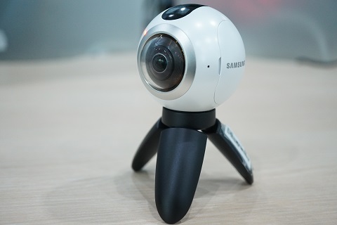 Cara Bikin Foto 360 Derajat Kian Mudah dengan Gear 360, Sayang Hanya untuk Pengguna Samsung