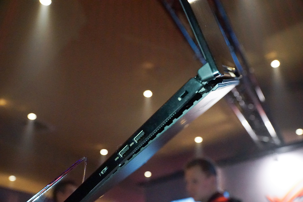 ASUS ROG Zephyrus, Laptop Gaming Super Tipis Pakai GTX 1080