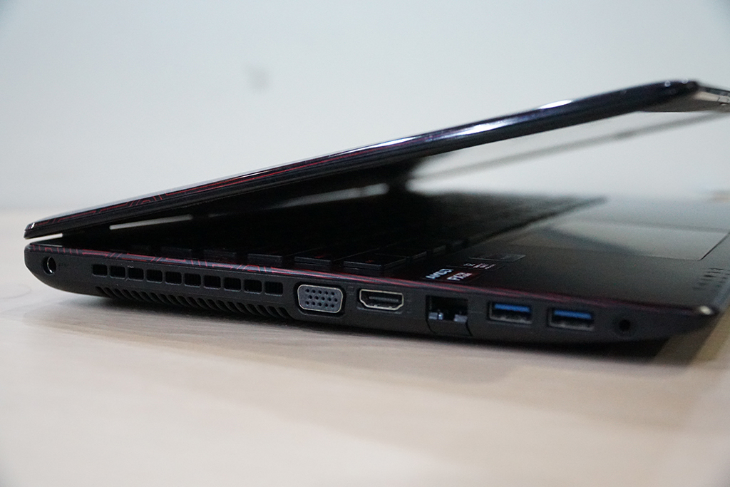 ASUS X550IU, Laptop Esport Terjangkau