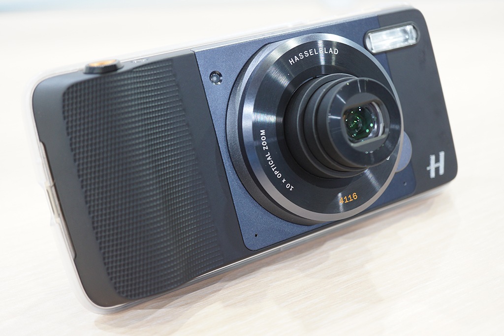 Menjajal Moto Z, Inikah Ponsel Masa Depan?