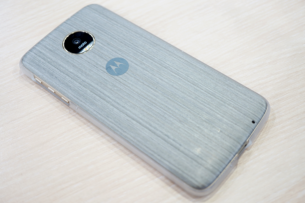 Menjajal Moto Z, Inikah Ponsel Masa Depan?