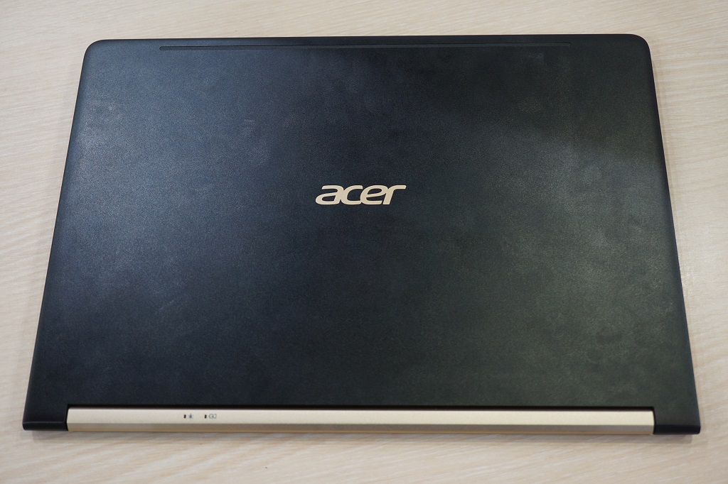 Acer Swift 7, Ringkas, Ringan, Bertenaga