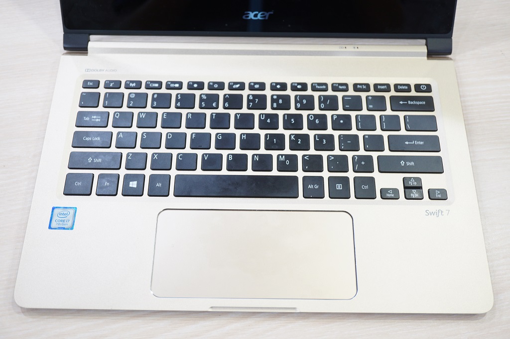 Acer Swift 7, Ringkas, Ringan, Bertenaga