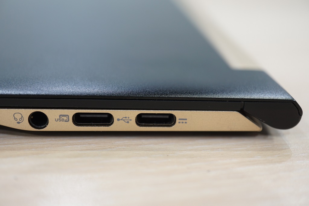 Acer Swift 7, Ringkas, Ringan, Bertenaga