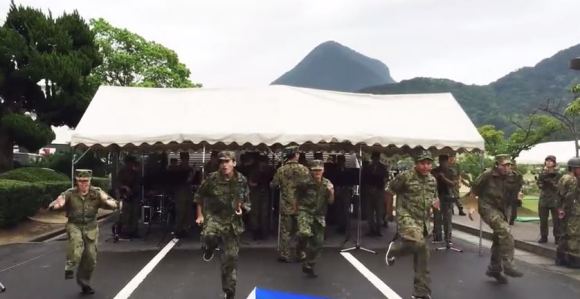 Unik, Pasukan Militer Jepang Ini Break Dance Pakai Lagu Hatsune Miku