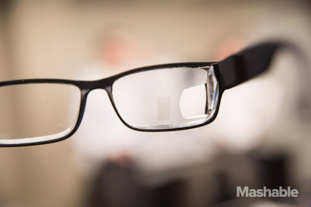 Carl Zeiss Buat Kacamata Pintar, Bentuknya Seperti Kacamata Biasa 