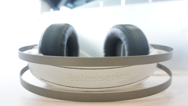 Menjajal Generasi Terbaru Headset Siberia, SteelSeries Siberia Elite Prism 
