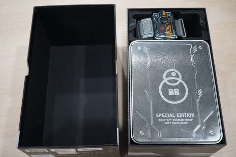 Intip Isi Kotak Robot BB-8 dan Force Band dari Sphero