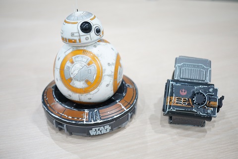 Intip Isi Kotak Robot BB-8 dan Force Band dari Sphero