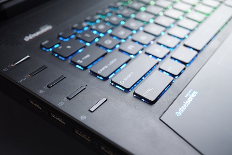 MSI GT72 2QE Dominator Pro, Si Bongsor dengan Performa Kencang