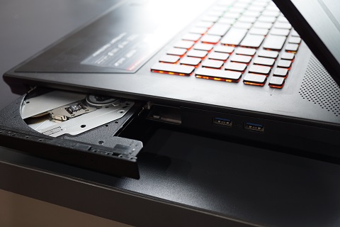 MSI GT72 2QE Dominator Pro, Si Bongsor dengan Performa Kencang