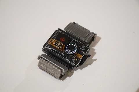 Sphero Kenalkan Wearable Force Band untuk Kontrol Robot BB-8