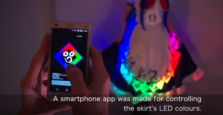Keren! Kostum Cosplay Ini Terhubung dengan Smartphone   