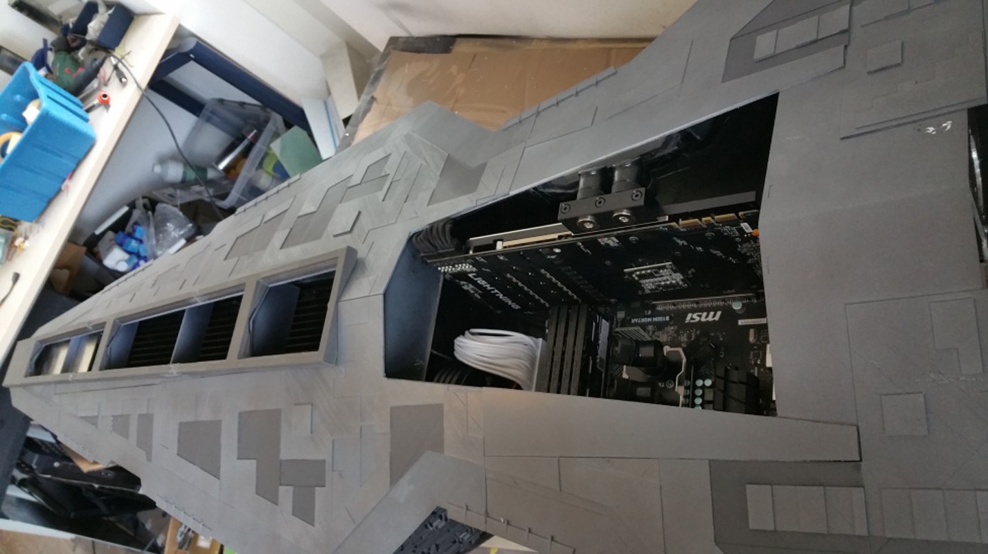 Wow, Pesawat Star Wars Ini Ternyata Sebuah PC 