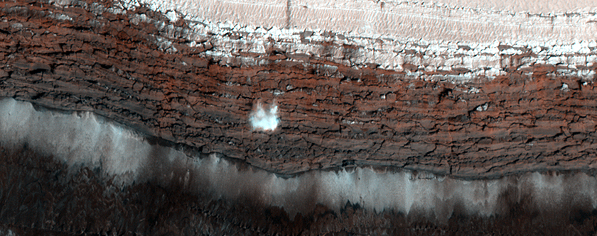 Mirip dengan Bumi, NASA Temukan Es Longsor di Mars 