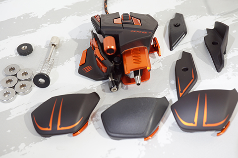 Mad Catz M.M.O. 7, Mouse Gaming Modular, Unik, dan Ergonomis