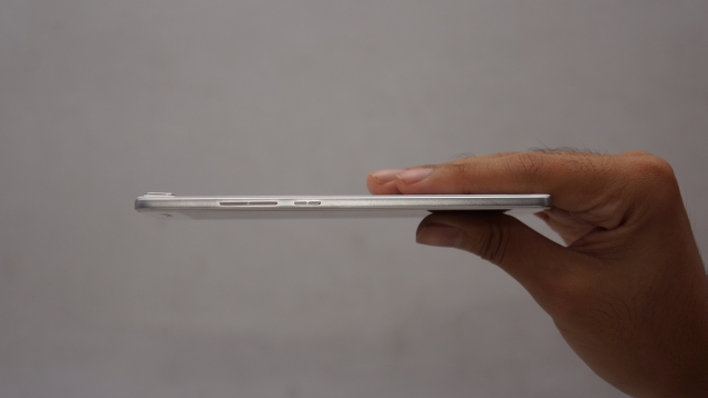 Oppo R5, Smartphone Tipis dengan Performa Gemuk    