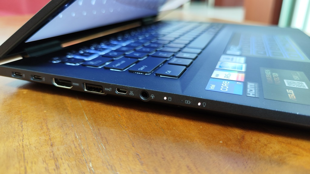 Asus Expertbook B7 Flip, Laptop Profesional tak Bergantung WiFi