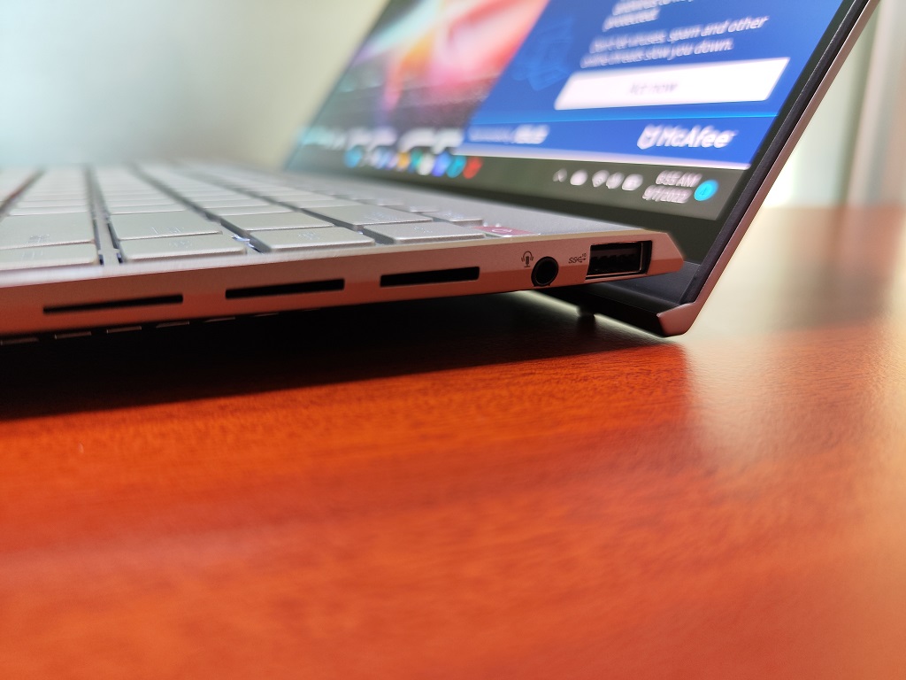 Asus Zenbook 14X OLED Space Edition, Perayaan 25 Tahun Tema Antariksa