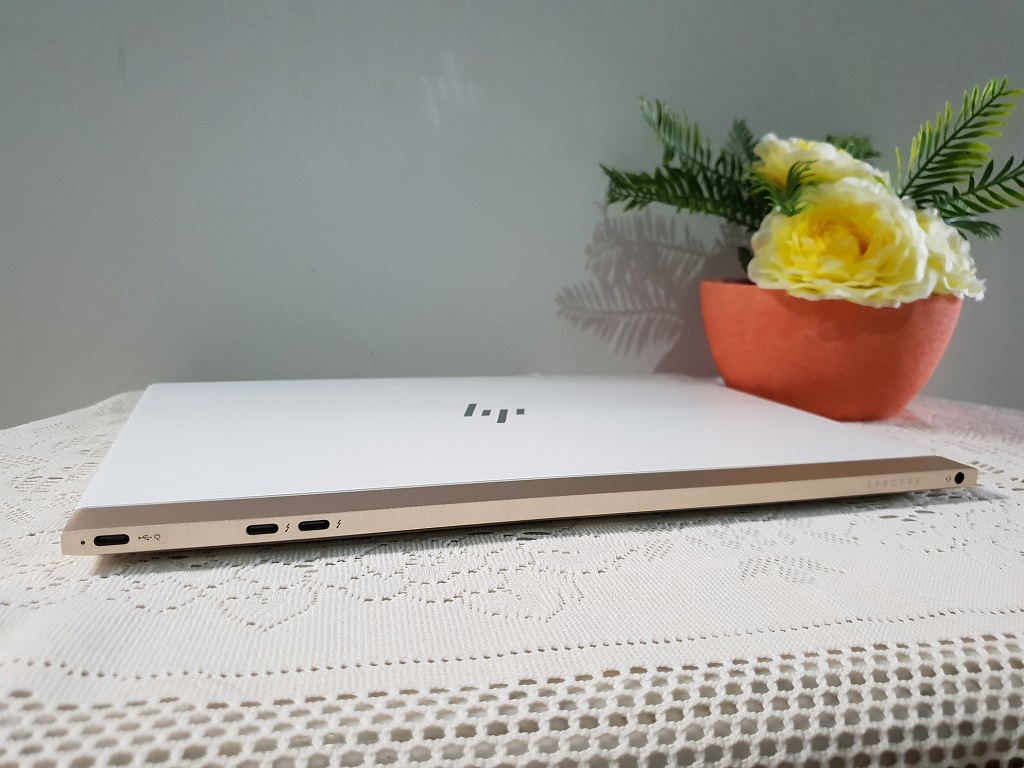 Membedah Kotak Ultrabook Mewah, HP Spectre 13