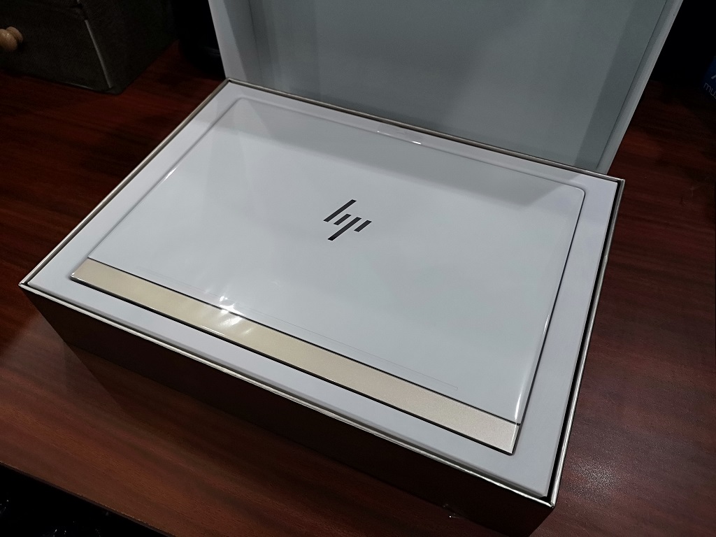 Membedah Kotak Ultrabook Mewah, HP Spectre 13