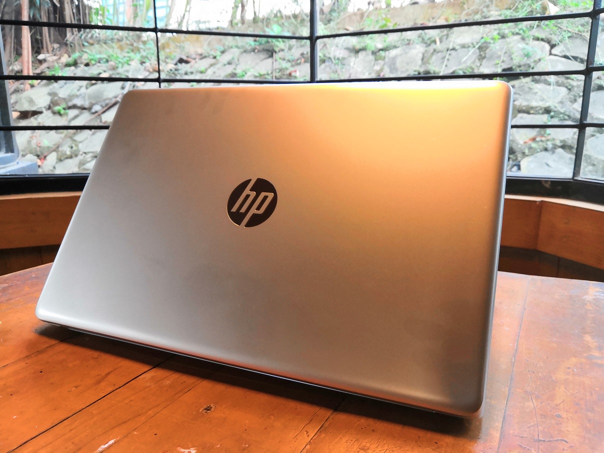 Hp 15 Layar Lebar Terjangkau Bisa Diandalkan