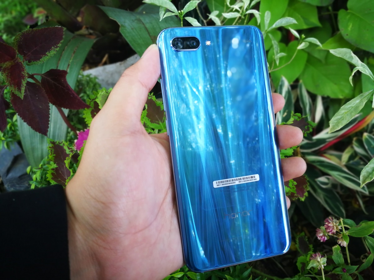 Honor 10, Saat Tampilan dan Fitur Premium Jadi Satu