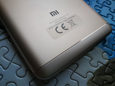 Mengintip Isi Kotak Xiaomi Redmi Note 5