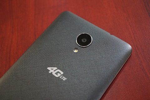 Andromax L, Menarik di Kelasnya