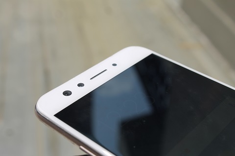 Menjajal Kemampuan Ponsel 2 Kamera Depan Oppo F3