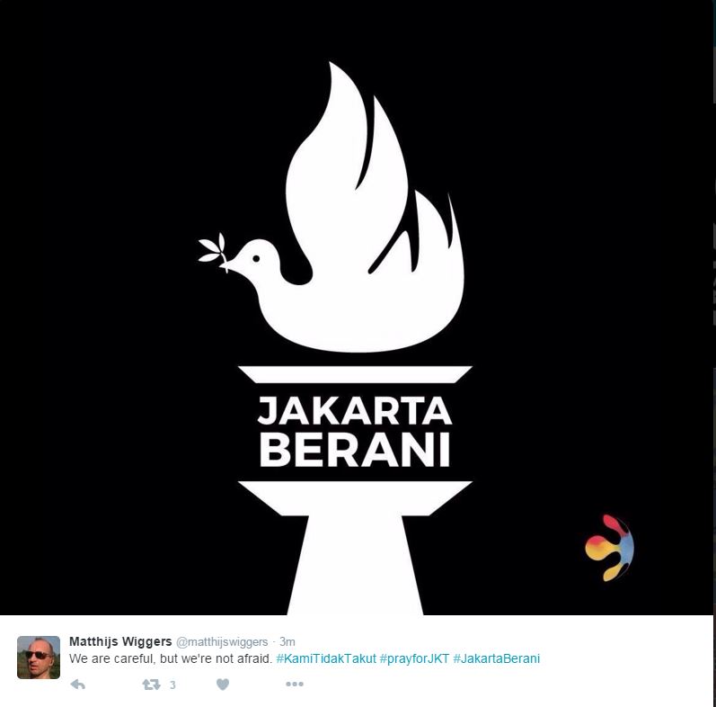 Netizen Sebarkan Semangat #KamiTidakTakut Melalui Foto di Twitter 