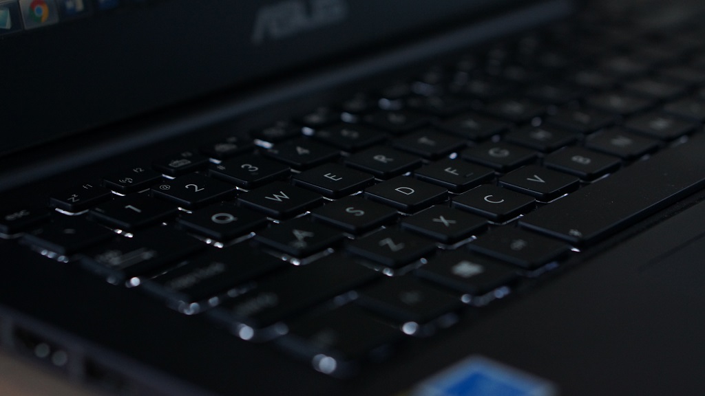 ASUS BU401LA, Laptop untuk Kalangan UKM  