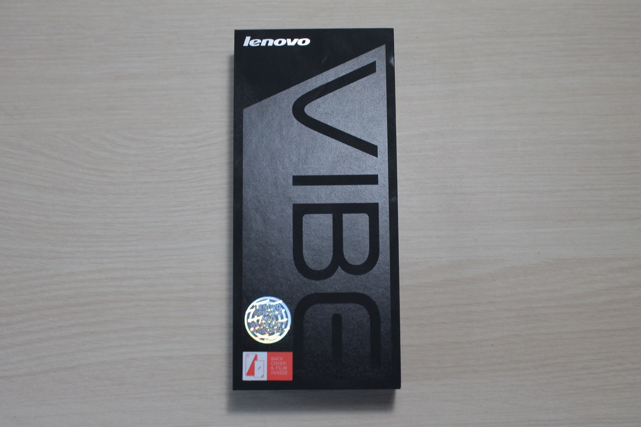 Melihat Isi Kotak Lenovo VIBE Shot   