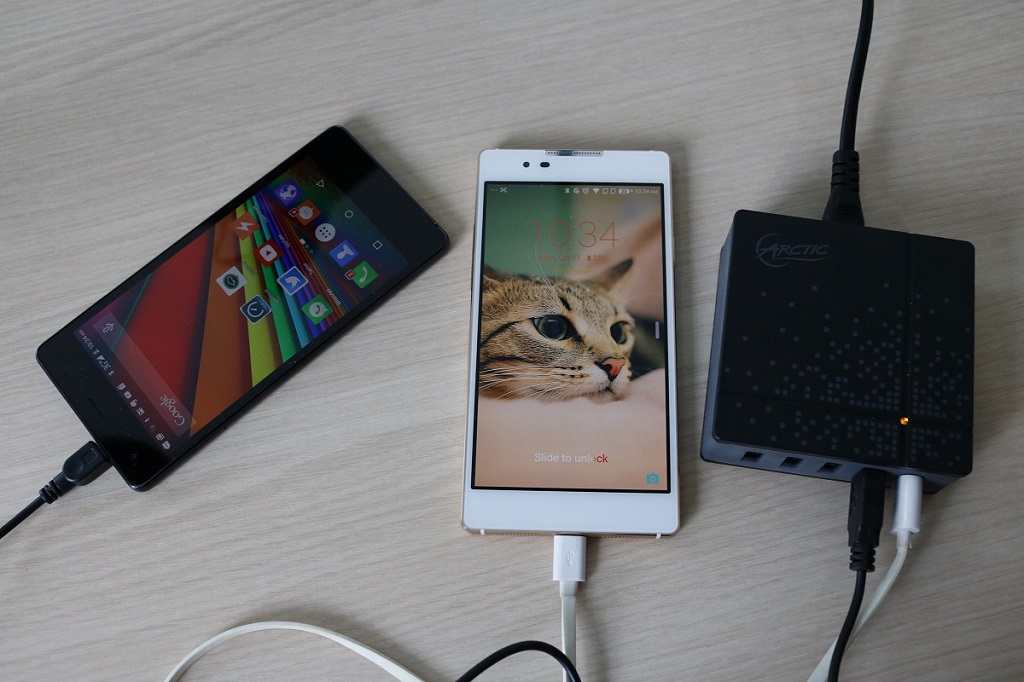 Arctic Smart Charger 8000, Charger dengan Multi Port 