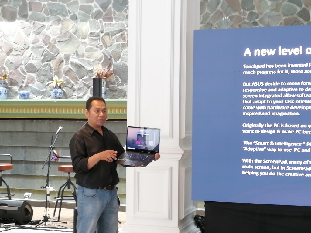 ASUS Rilis ZenBook Pro 15 UX580, Unggulkan ScreenPad