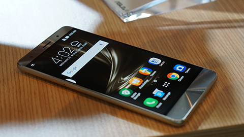Asus Zenfone 3 Deluxe Smartphone Pertama Dengan Snapdragon 821