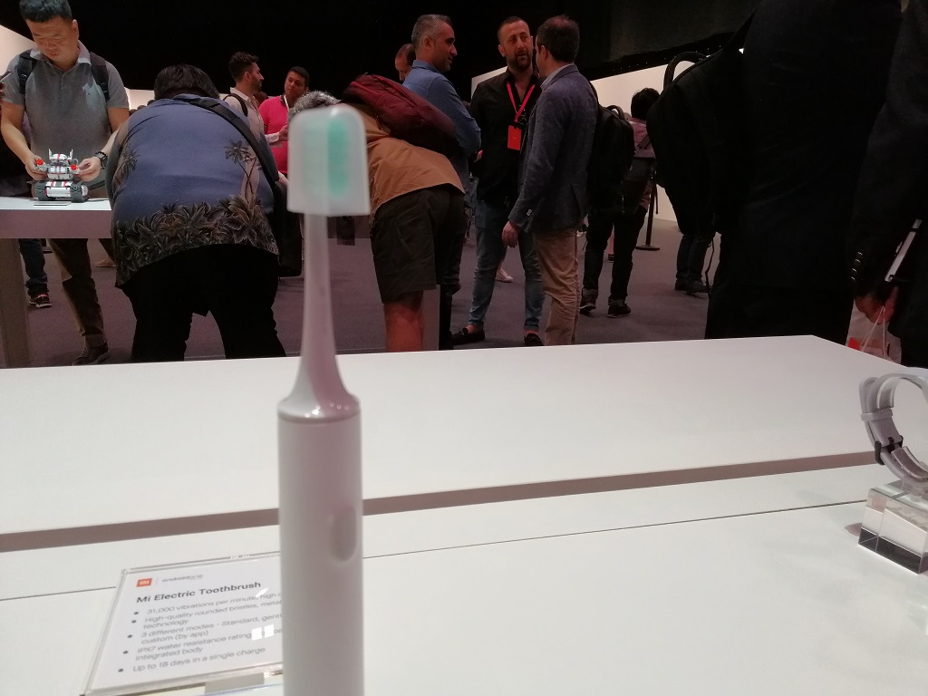 Huawei Nova 3i, Ponsel Menengah Artistik dan Solid