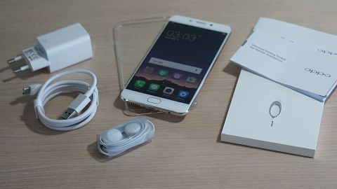 Mengintip Isi Kotak OPPO F1 Plus
