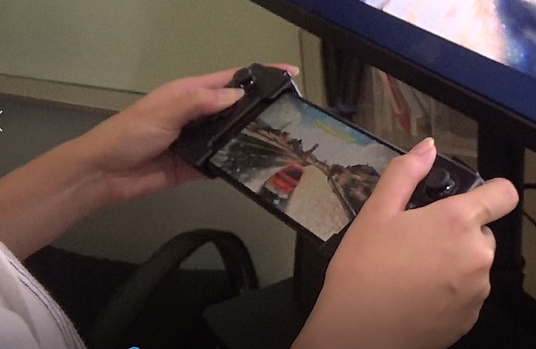 Empat Aksesori ROG Phone