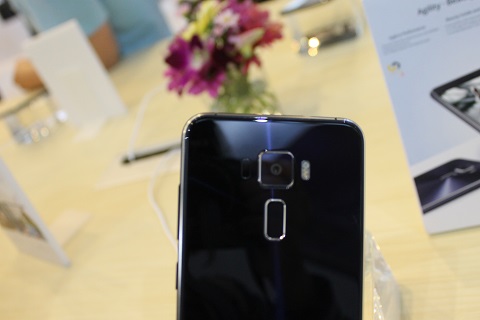 Kesan Pertama Mencoba ASUS ZenFone 3 dan ZenFone 3 Deluxe di Indonesia