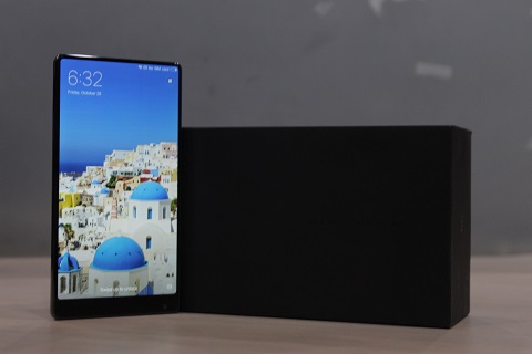 Menjajal Singkat Xiaomi Mi MIX