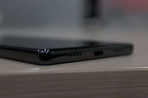 Menjajal Singkat Xiaomi Mi MIX