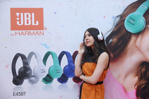 Harman Rilis Dua Seri Headphone JBL Baru di Indonesia