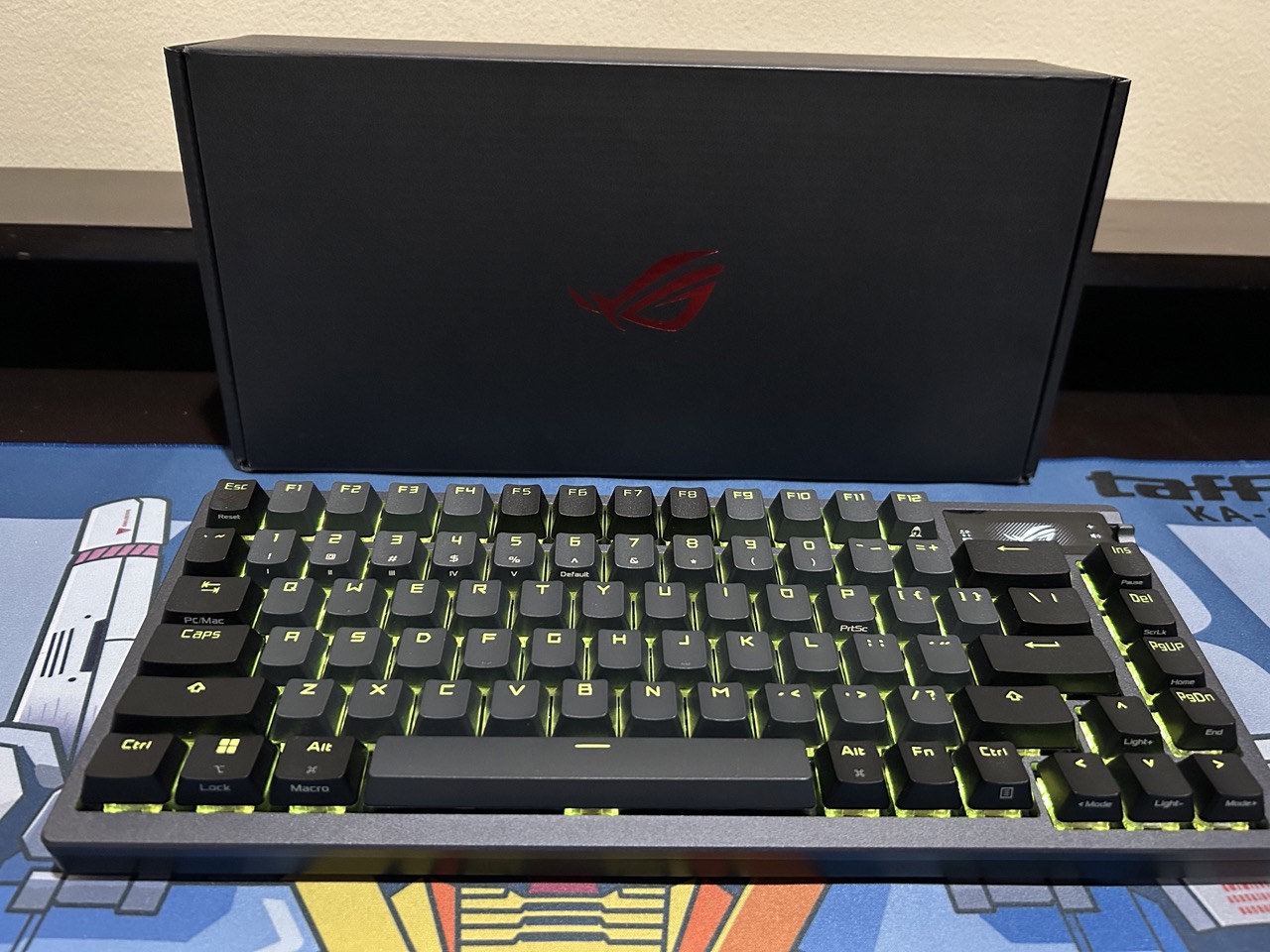 ROG Azoth, Keyboard Gaming yang Ringkas dan Multifungsi