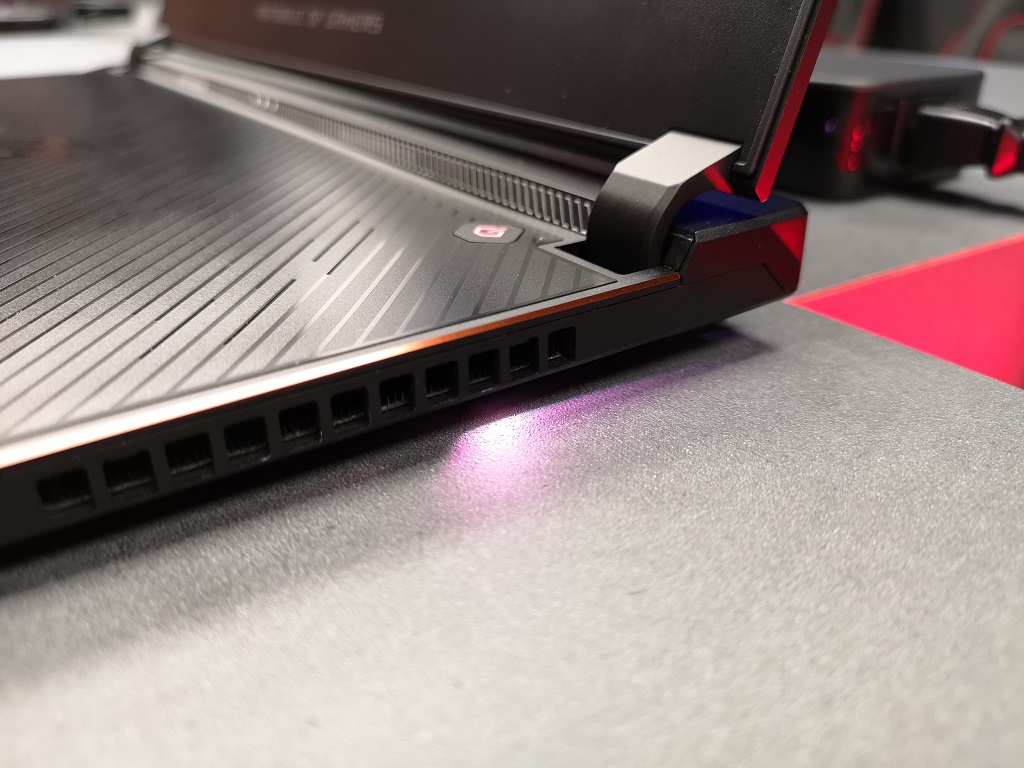 ASUS ROG Zephyrus S Lanjutkan Tradisi Notebook Gaming Tipis Kencang